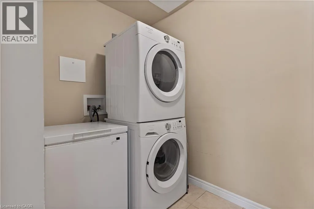 539 BELMONT Avenue W Unit# 208, #208