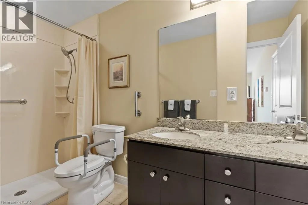 539 BELMONT Avenue W Unit# 208, #208