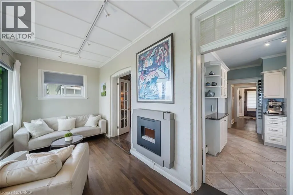 47 MOUNTAIN PARK Avenue