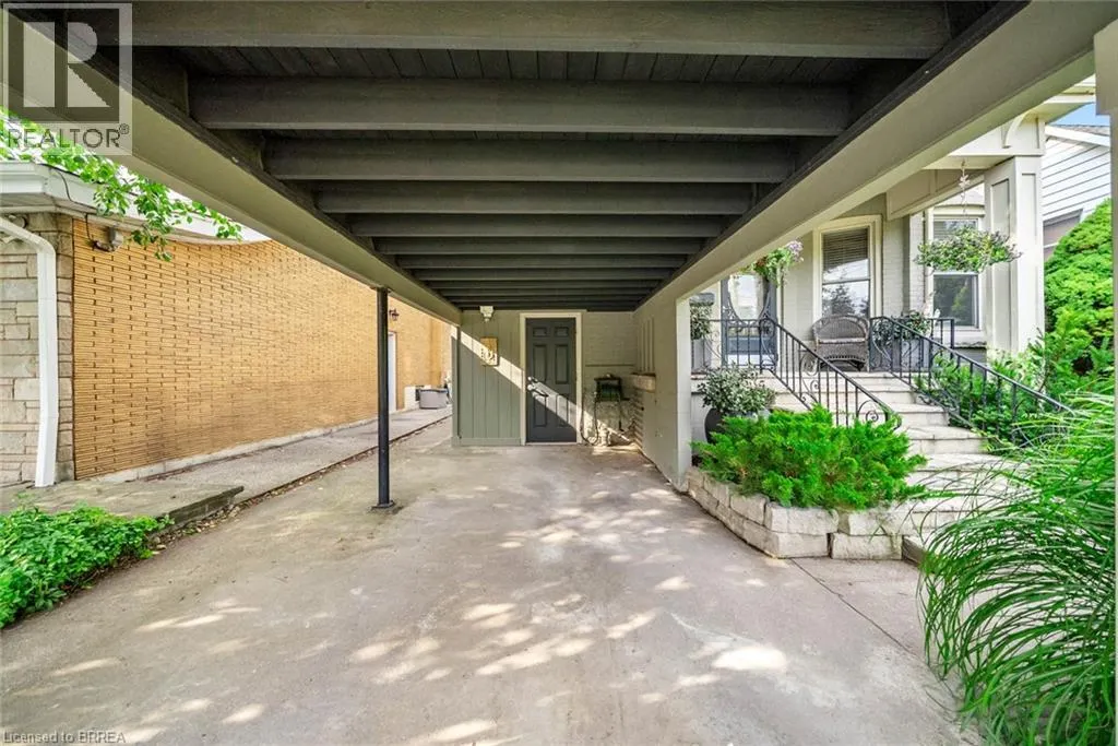 47 MOUNTAIN PARK Avenue