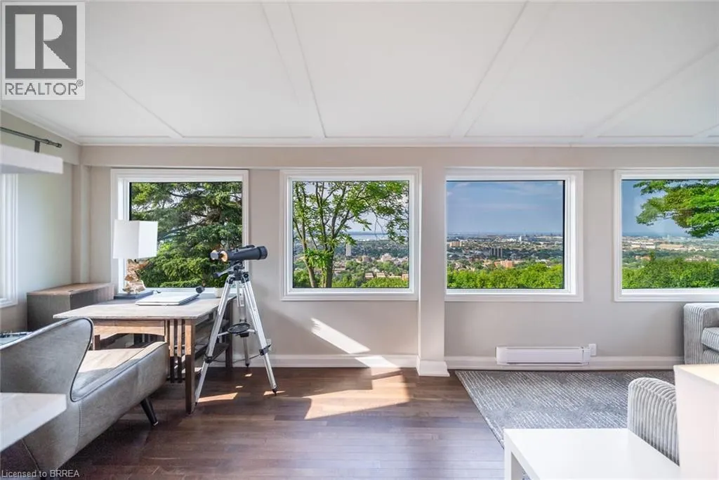 47 MOUNTAIN PARK Avenue