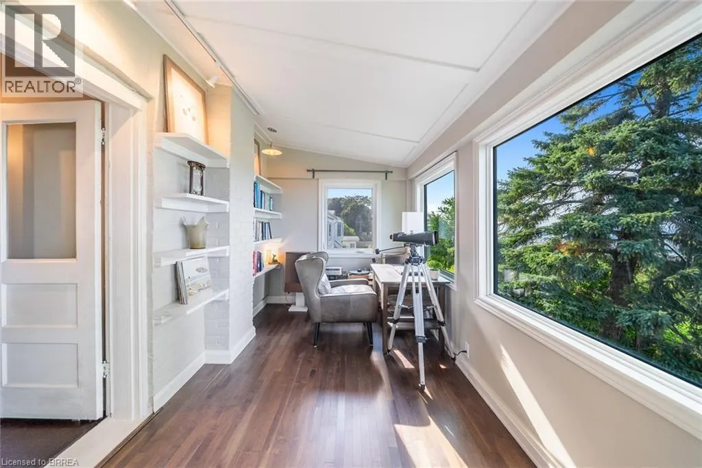 47 MOUNTAIN PARK Avenue