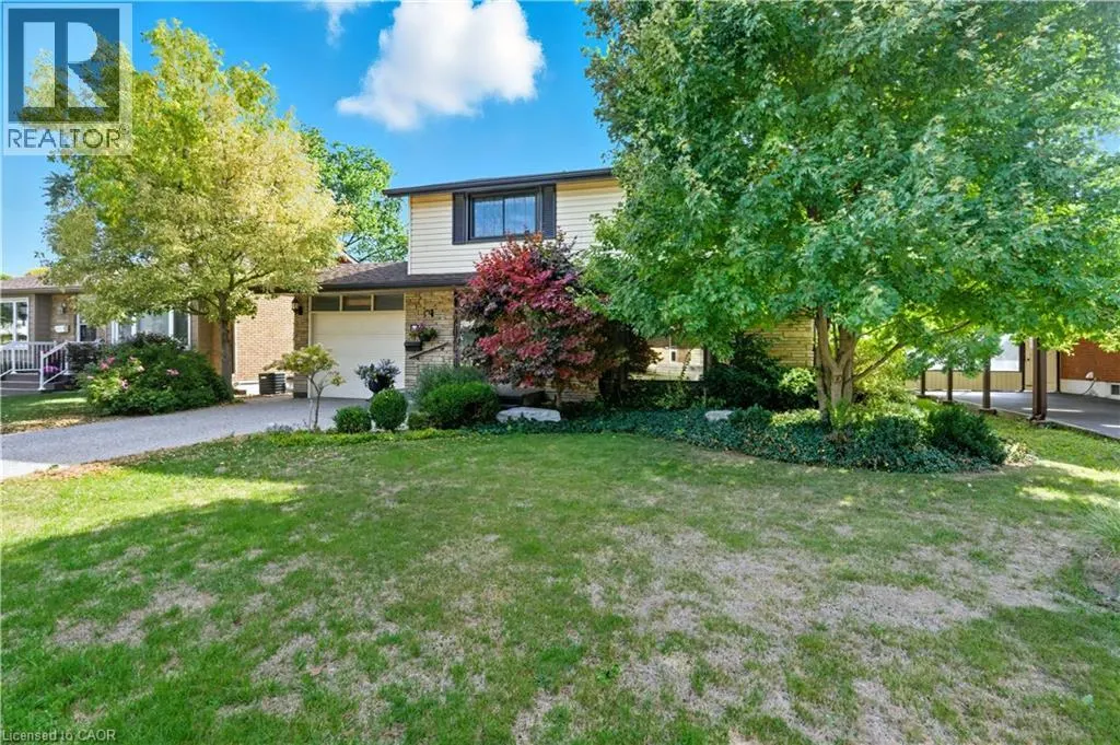 33 GOLDFINCH Road