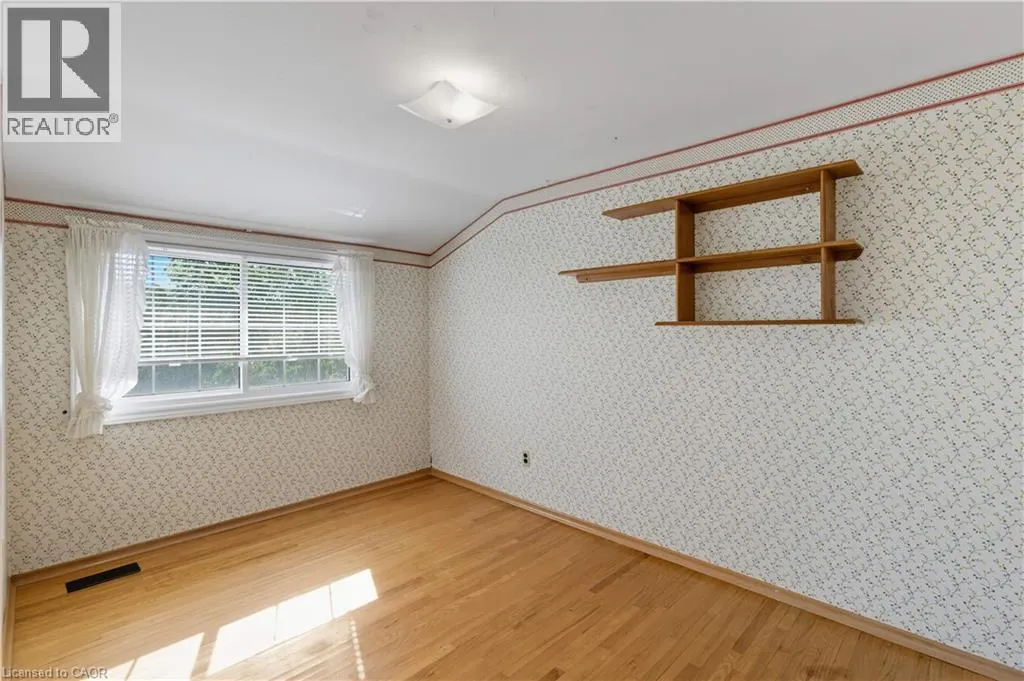 33 GOLDFINCH Road