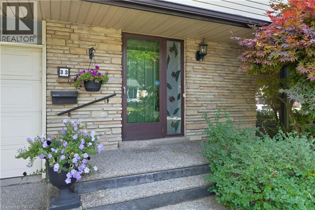 33 GOLDFINCH Road