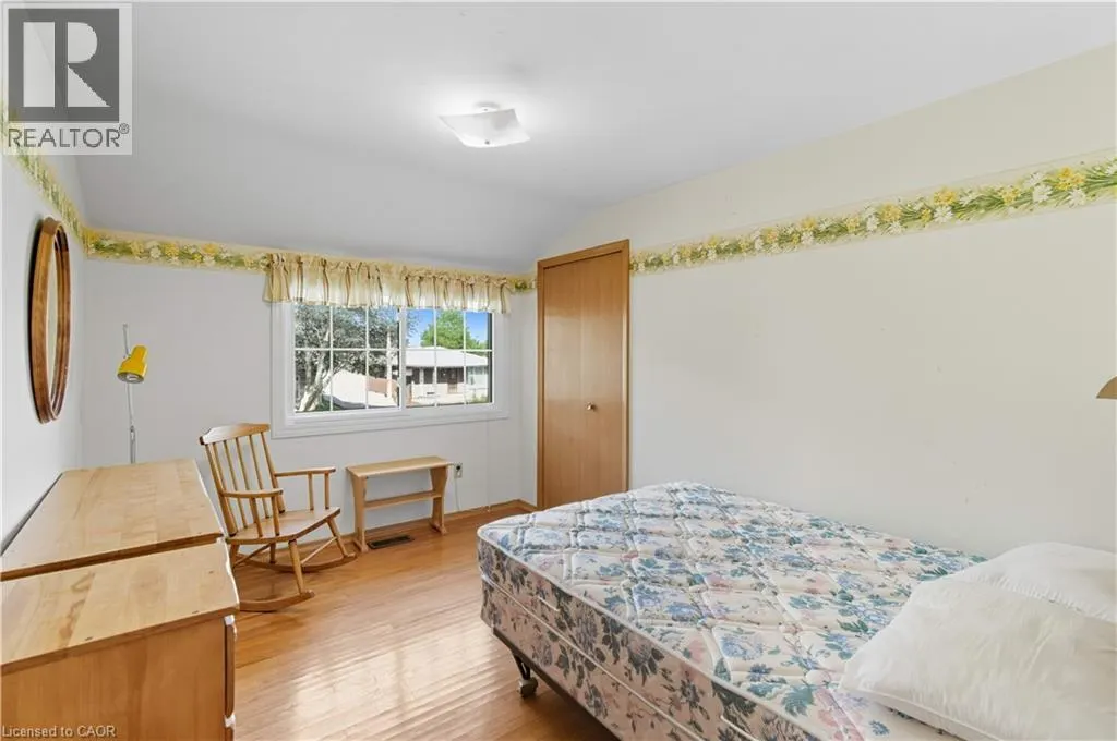 33 GOLDFINCH Road