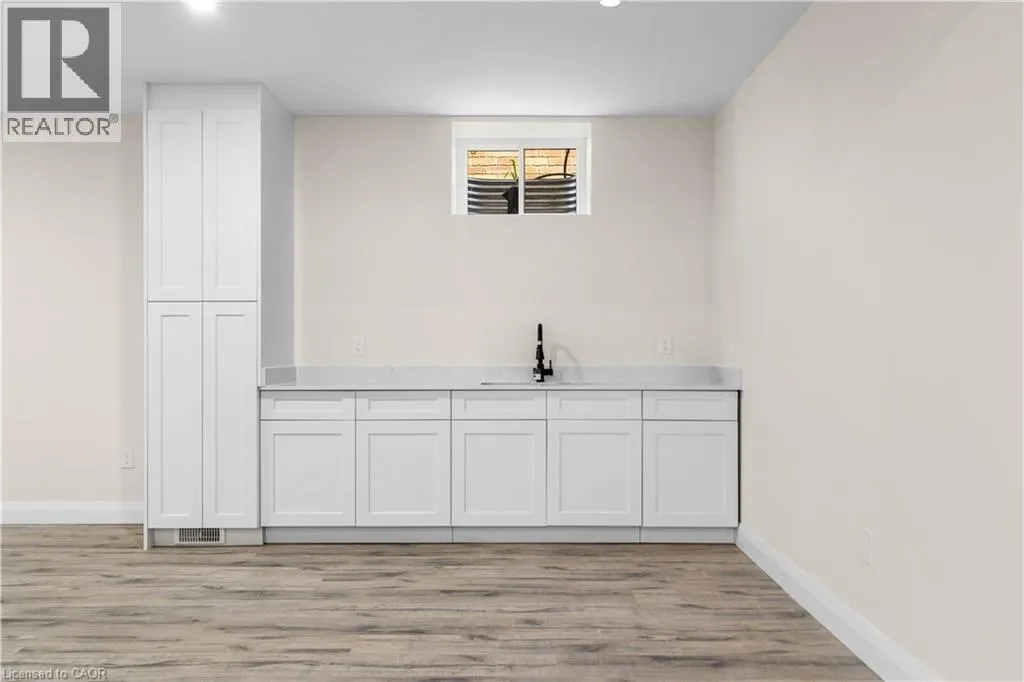 25 SUNVIEW Drive