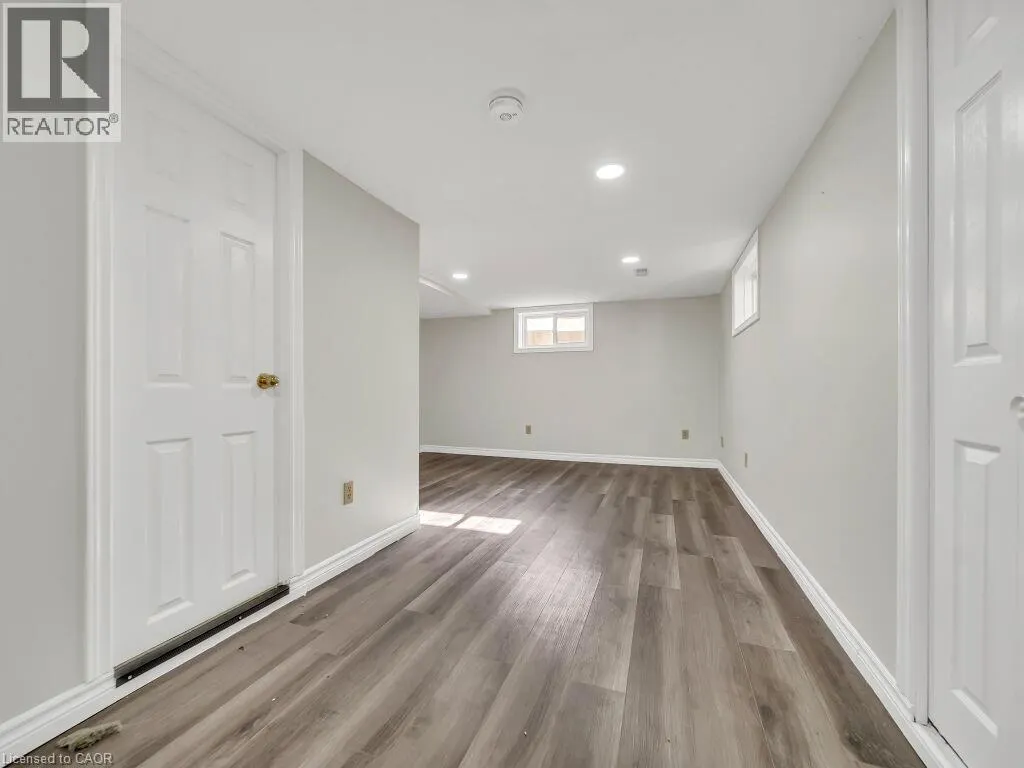 860 VINE Street