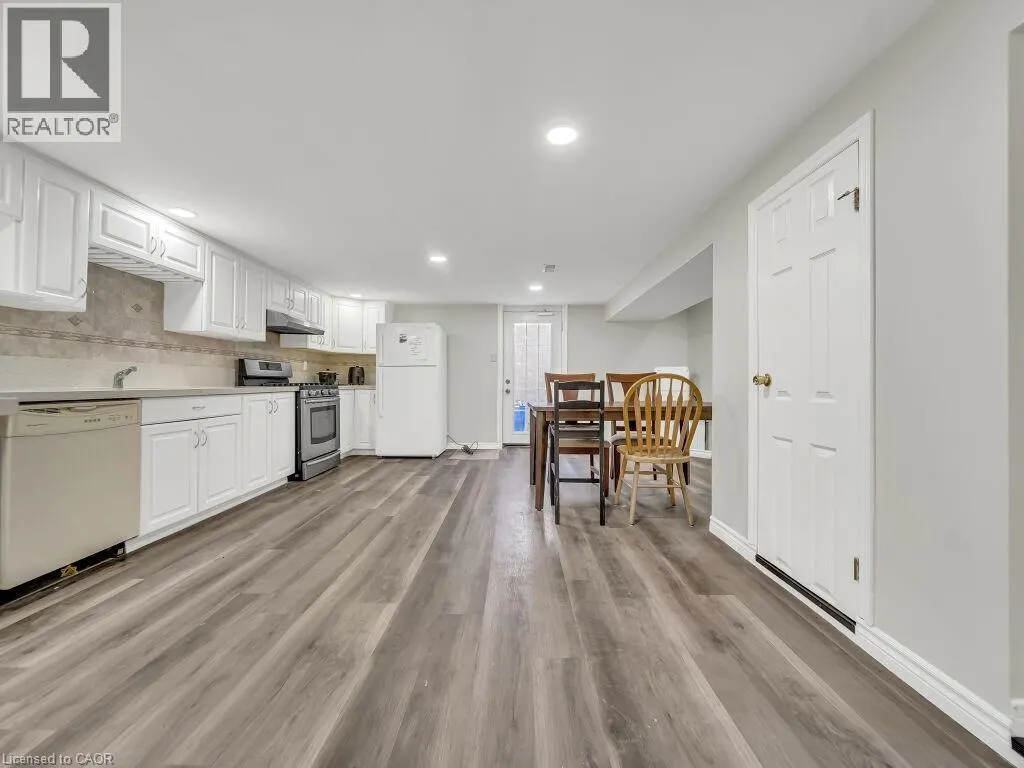 860 VINE Street