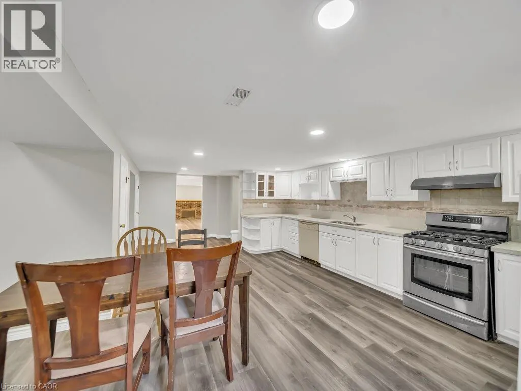 860 VINE Street