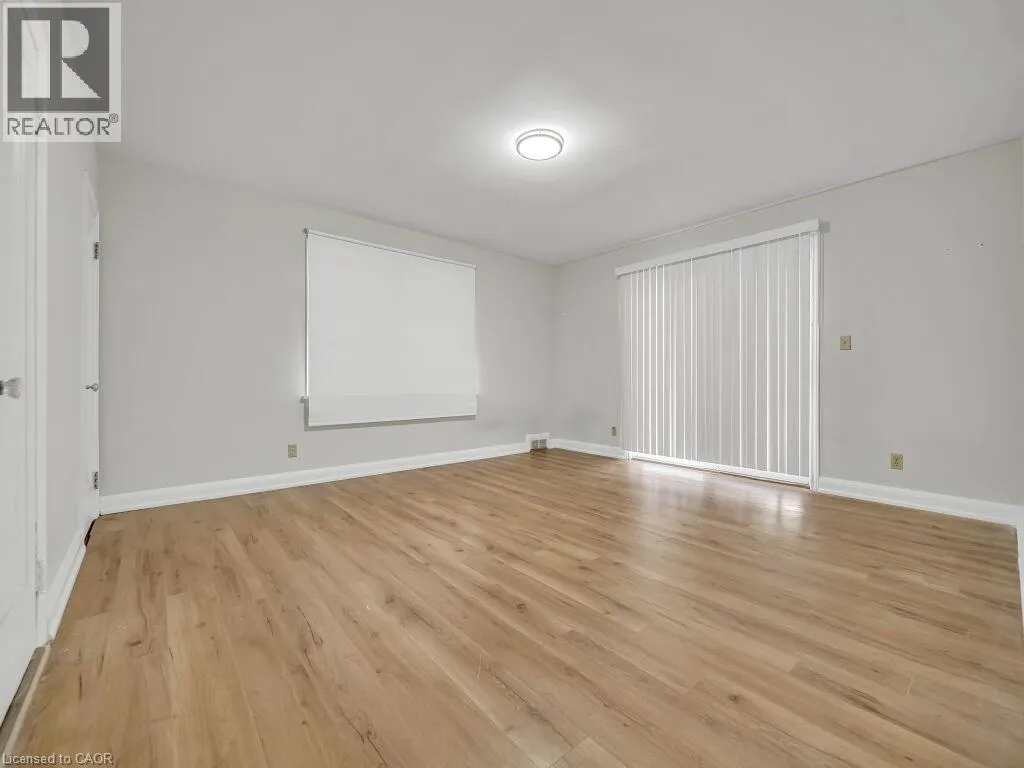 860 VINE Street