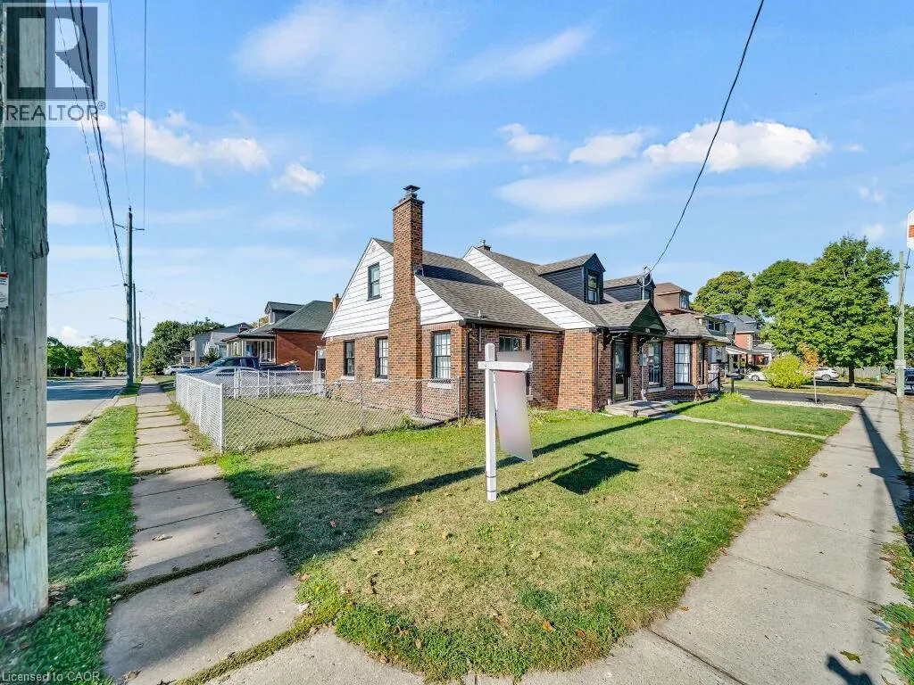 860 VINE Street