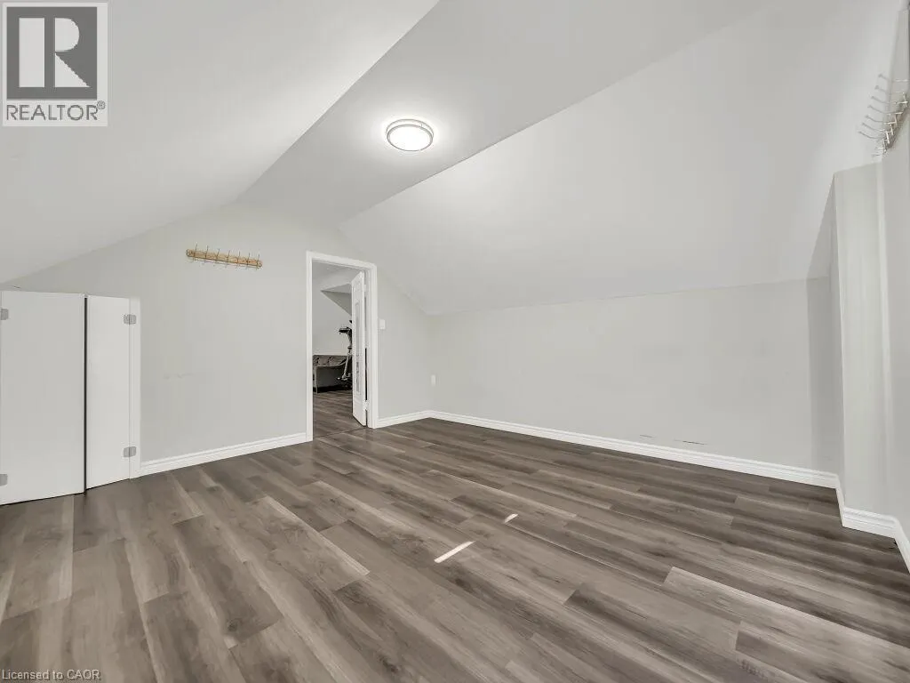 860 VINE Street