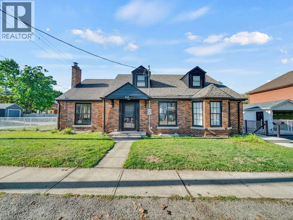 860 VINE Street