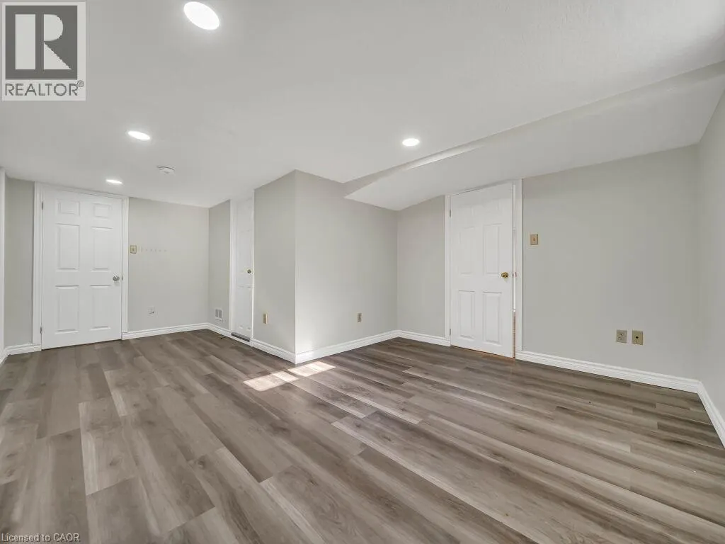 860 VINE Street