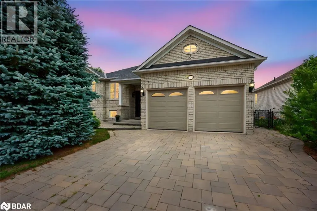 11 NORTHWOOD Drive