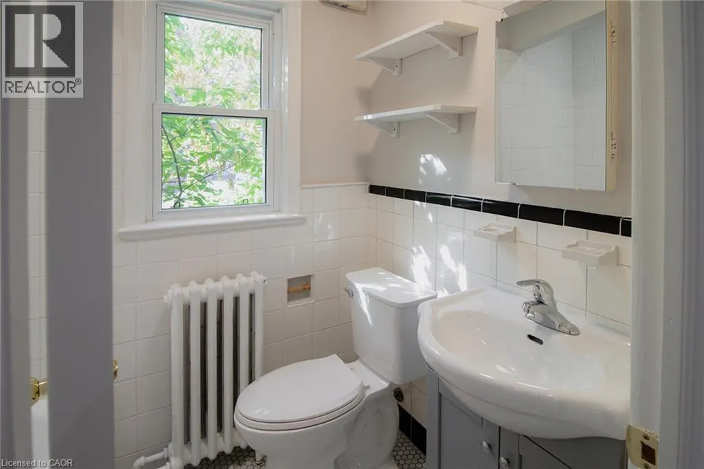 875 MILLWOOD Road Unit# 2B, #2B