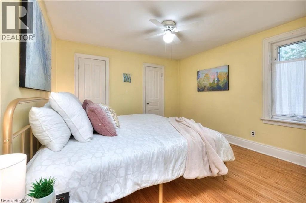 44 ELLEN Street E