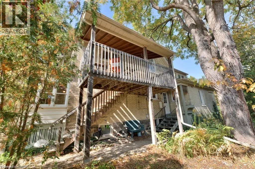 44 ELLEN Street E