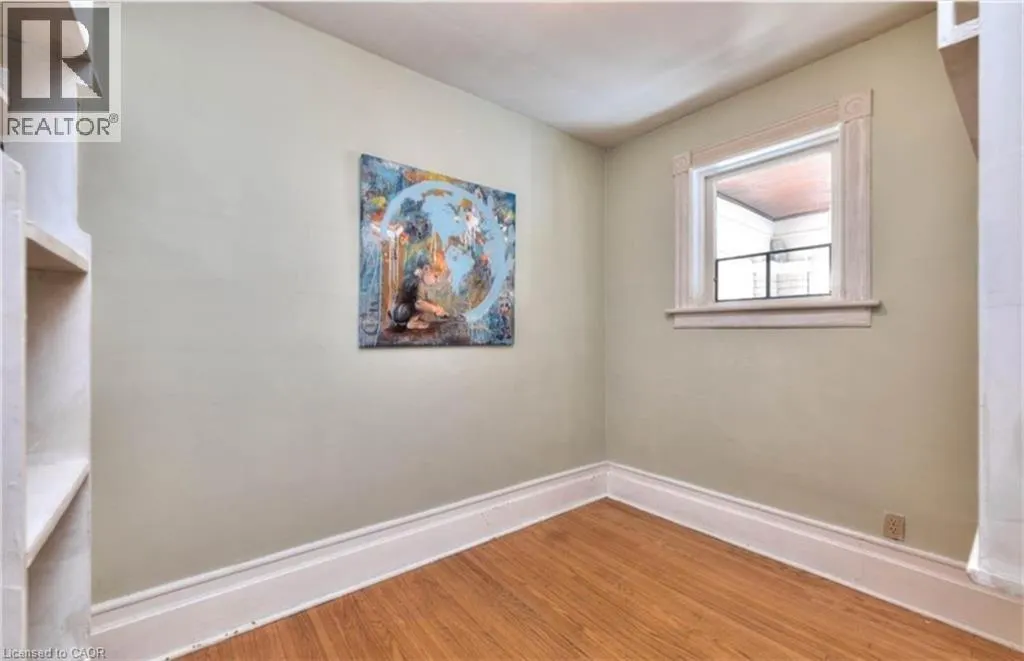 44 ELLEN Street E
