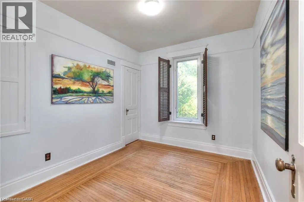 44 ELLEN Street E