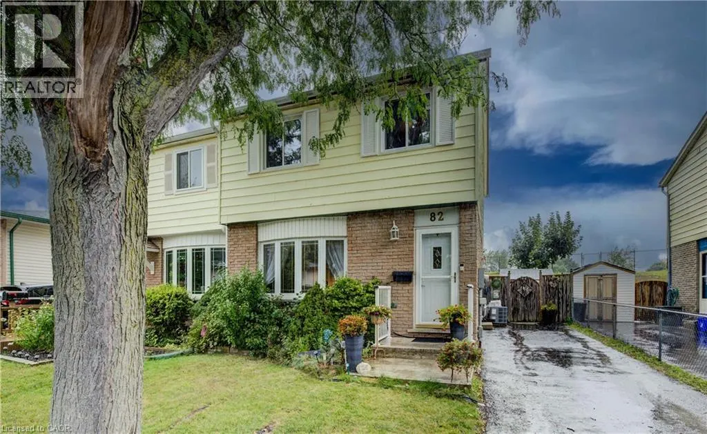 82 TIMBERLANE Crescent