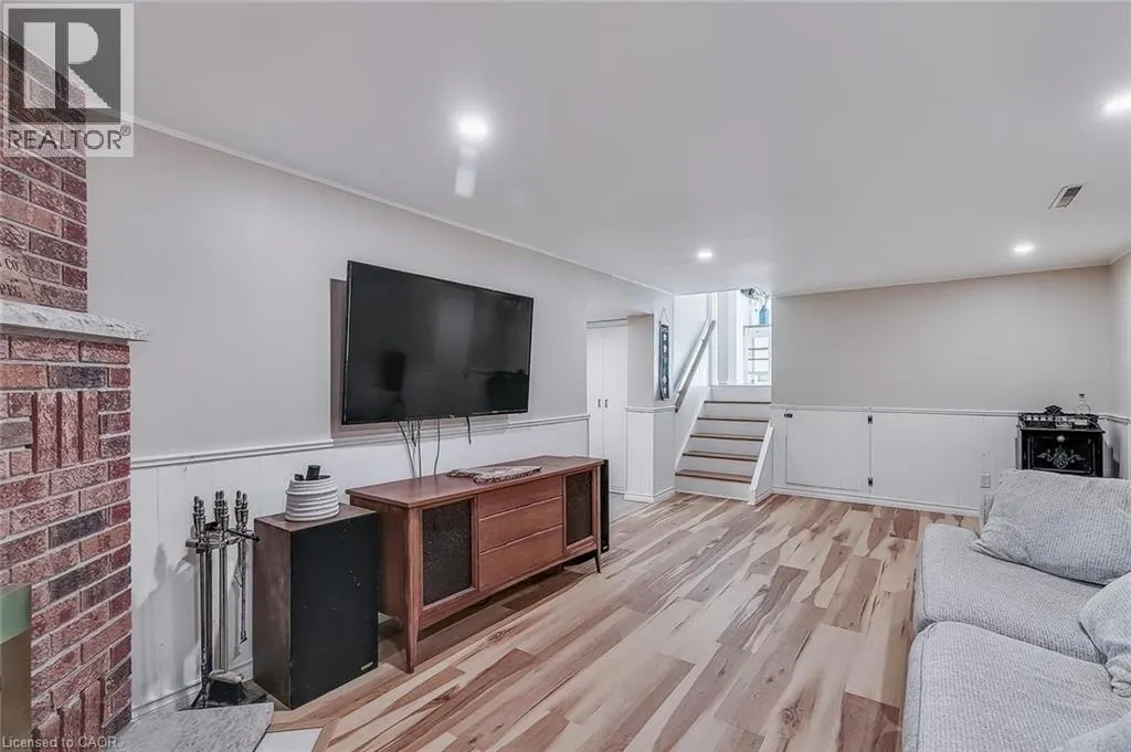 78 DEVERE Drive