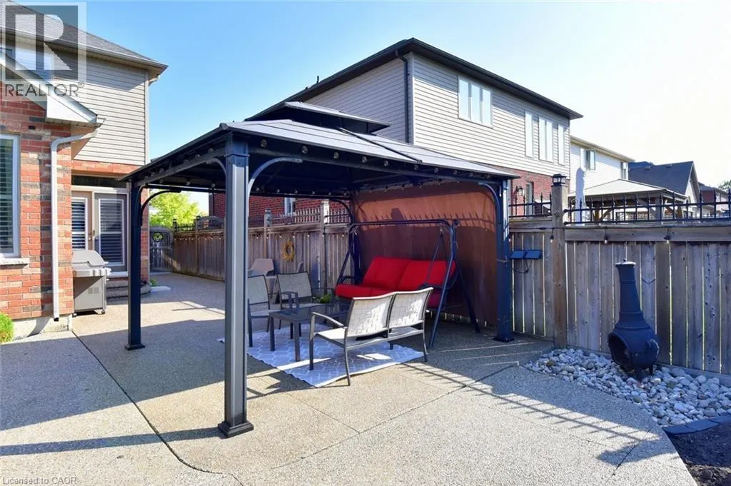 12 DEGROW Crescent