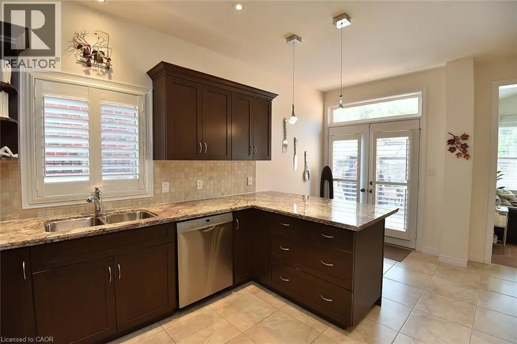 12 DEGROW Crescent