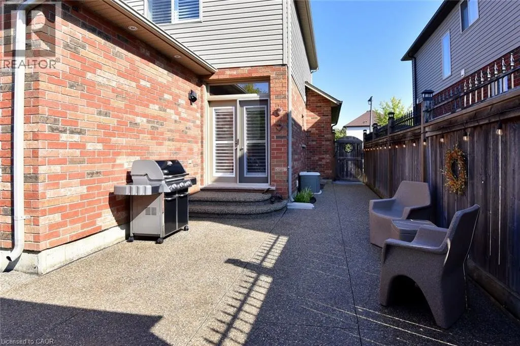 12 DEGROW Crescent