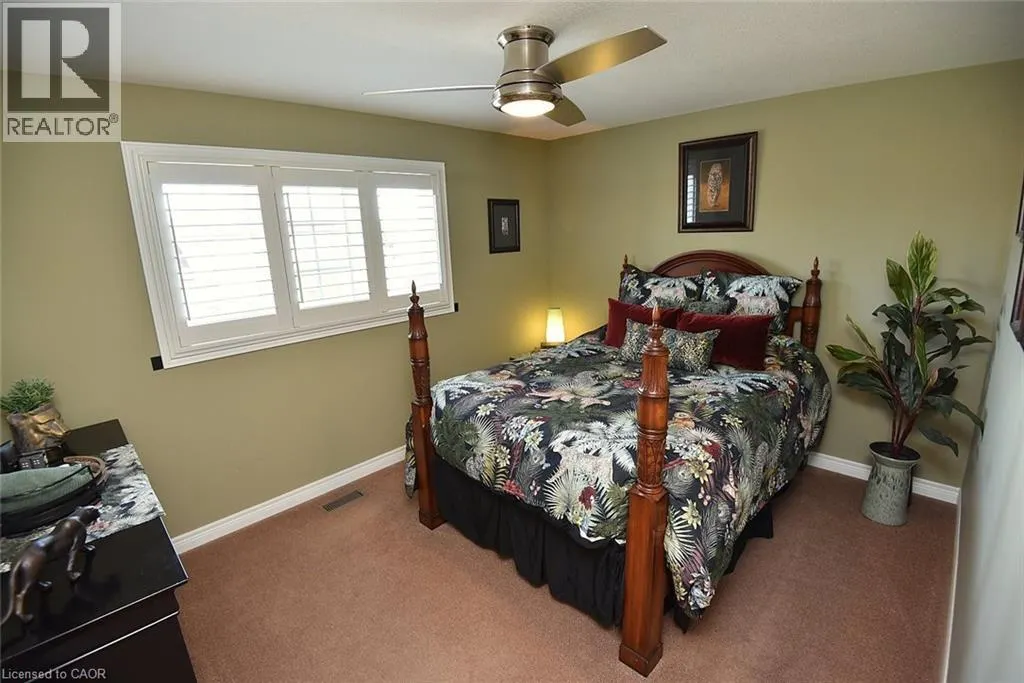 12 DEGROW Crescent