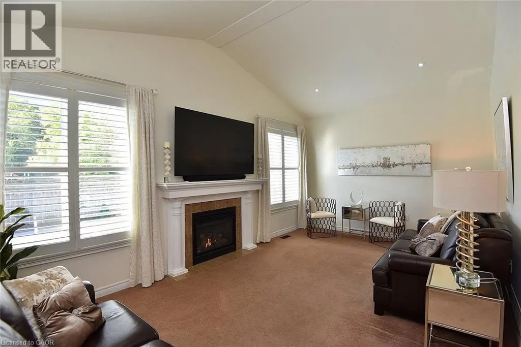 12 DEGROW Crescent