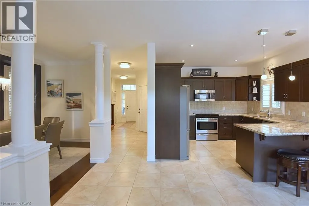 12 DEGROW Crescent