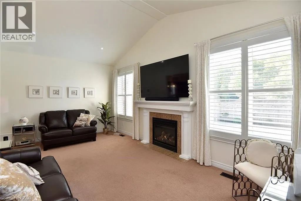 12 DEGROW Crescent
