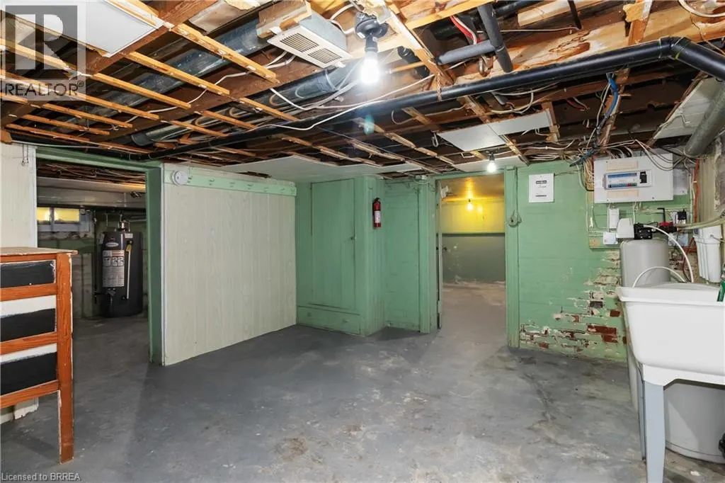 90 GRAND Street