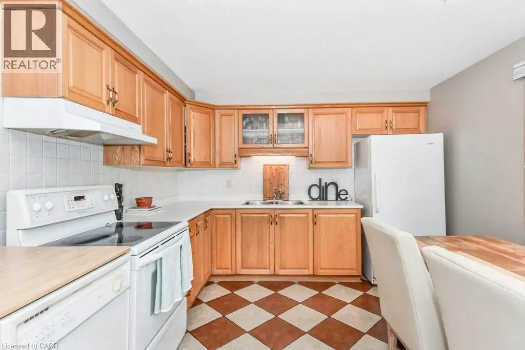 512 ELGIN Street N