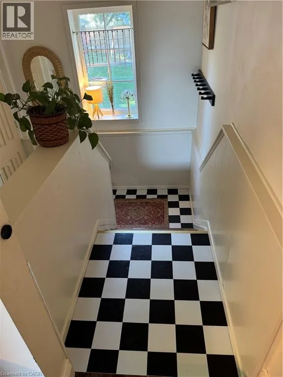 28 LONGFELLOW Avenue