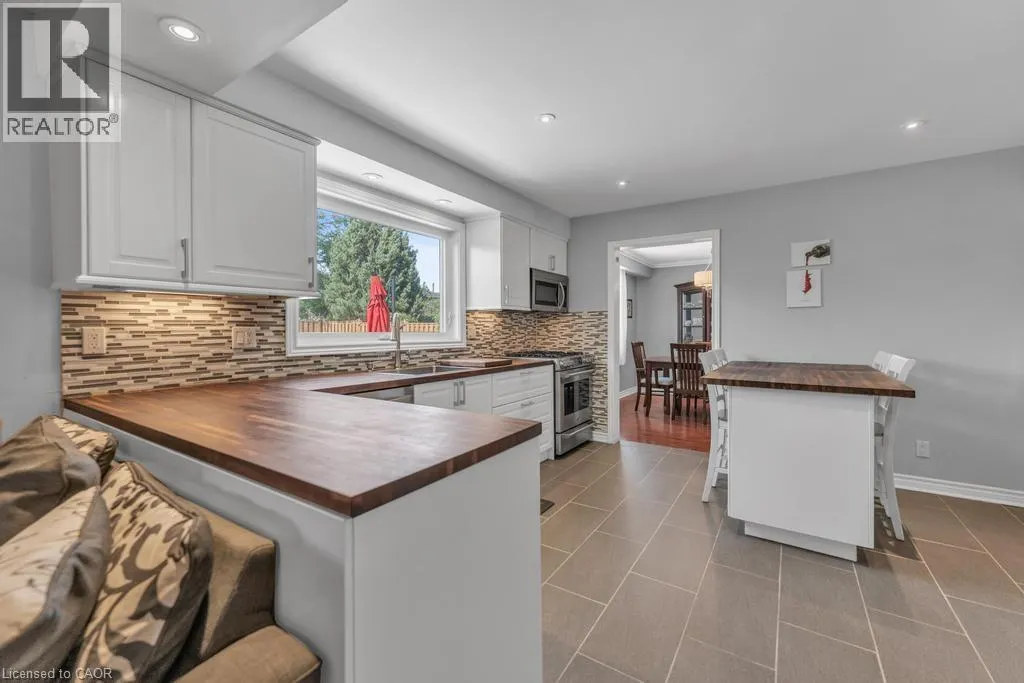 14 GREENING Avenue