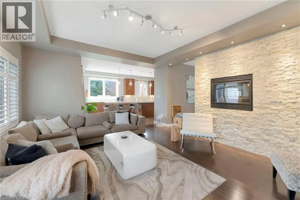 349 VALRIDGE Drive