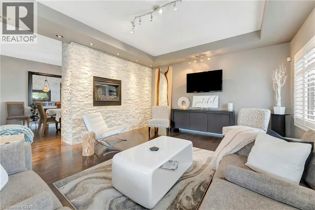 349 VALRIDGE Drive