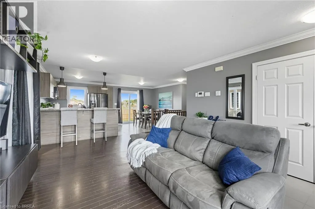 18 DENNIS Drive