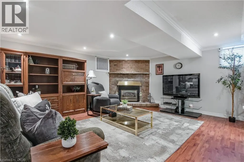 79 GARDINER Drive