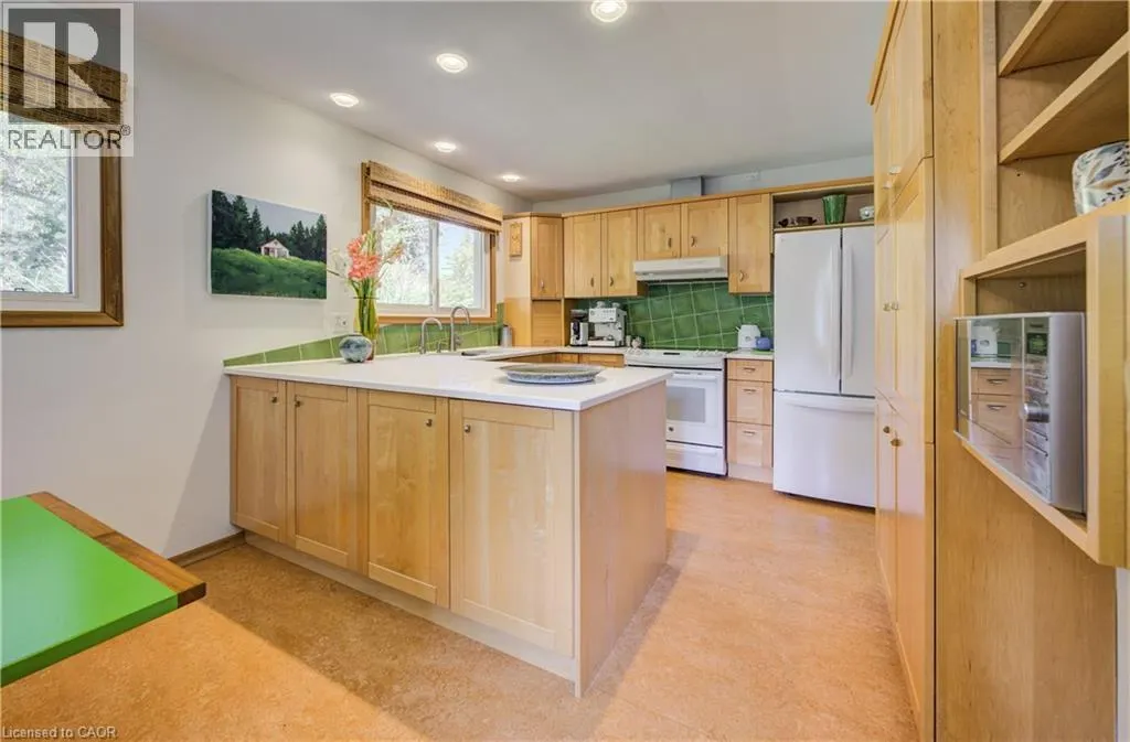 9 MONTICELLO Crescent