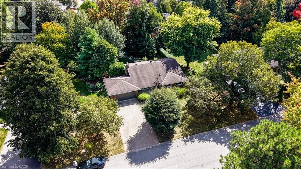 9 MONTICELLO Crescent
