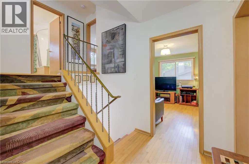 9 MONTICELLO Crescent