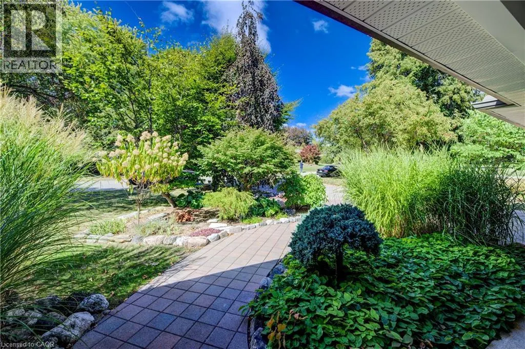 9 MONTICELLO Crescent