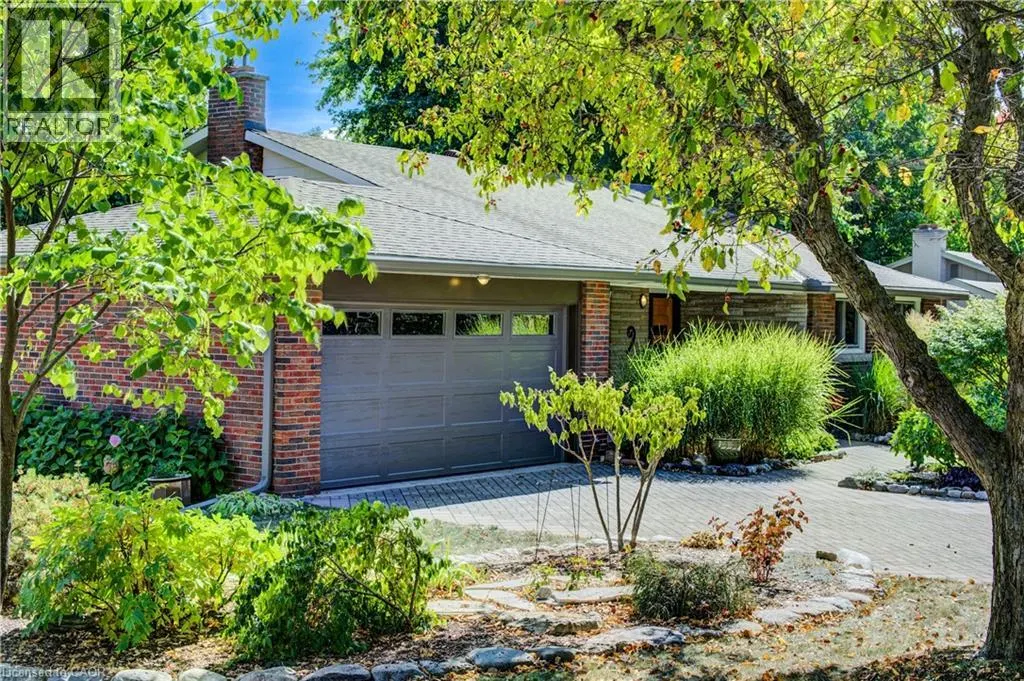 9 MONTICELLO Crescent