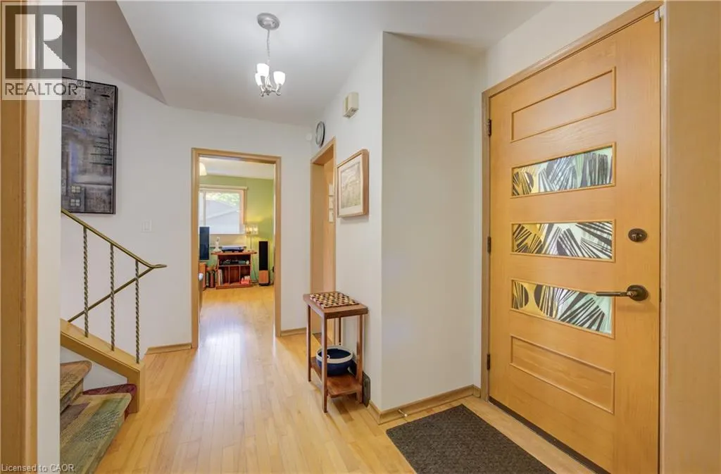 9 MONTICELLO Crescent