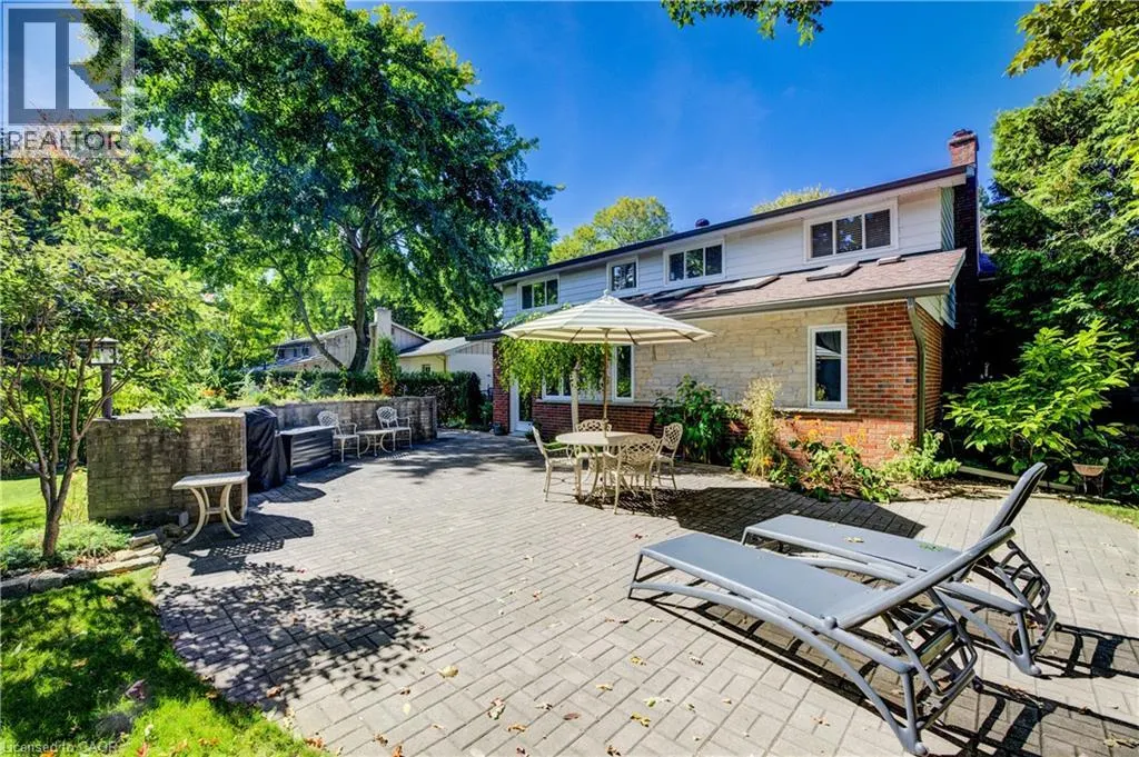 9 MONTICELLO Crescent