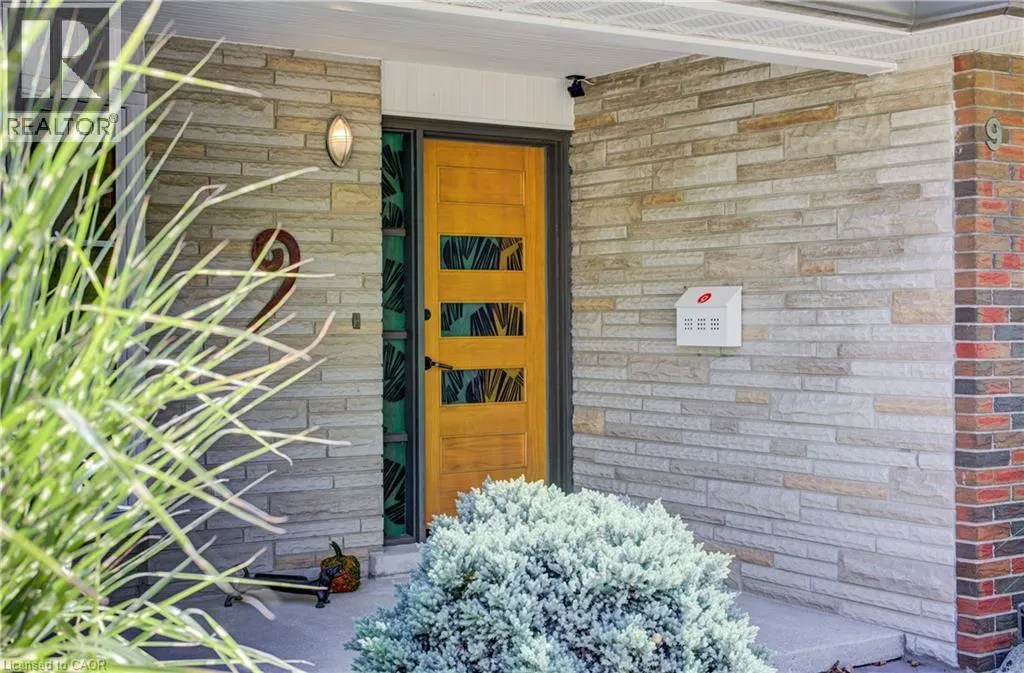 9 MONTICELLO Crescent
